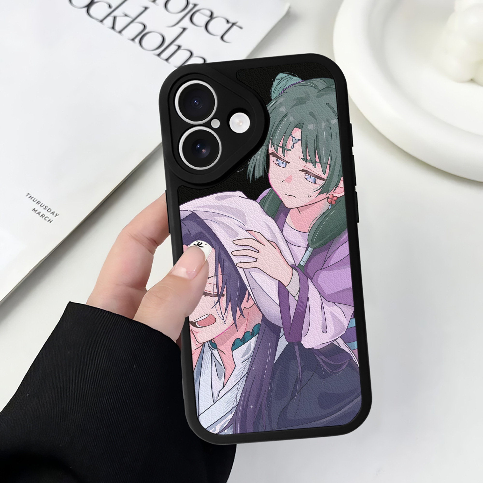 （画像用） 薬屋のひとりごと The Apothecary Diaries 【iPhone 16シリーズ対応】シリコンスマホケース（レザー調） 材質：シリコン